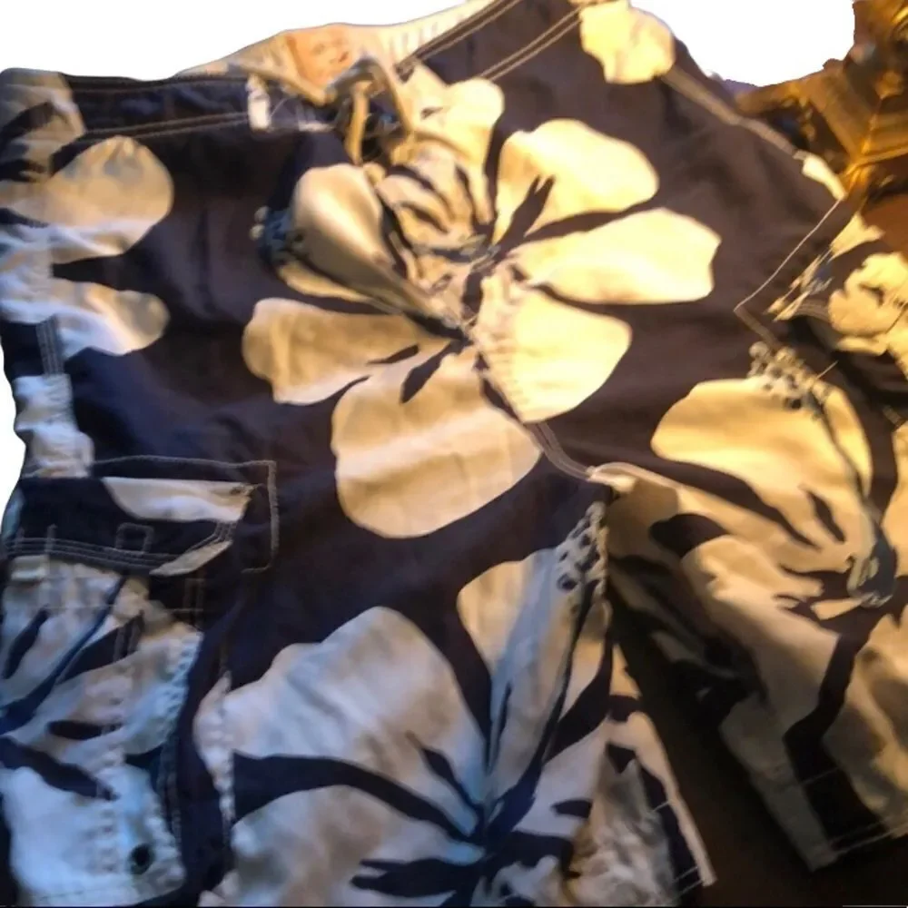 Hollister size medium cargo swimming trunks great condition